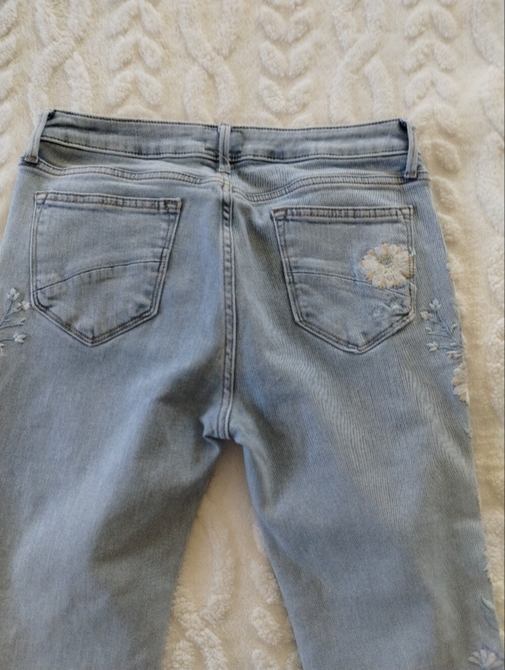 DRIFTWOOD Light Blue Floral Embroidered Flare Jeans 29 - Picture 7 of 12